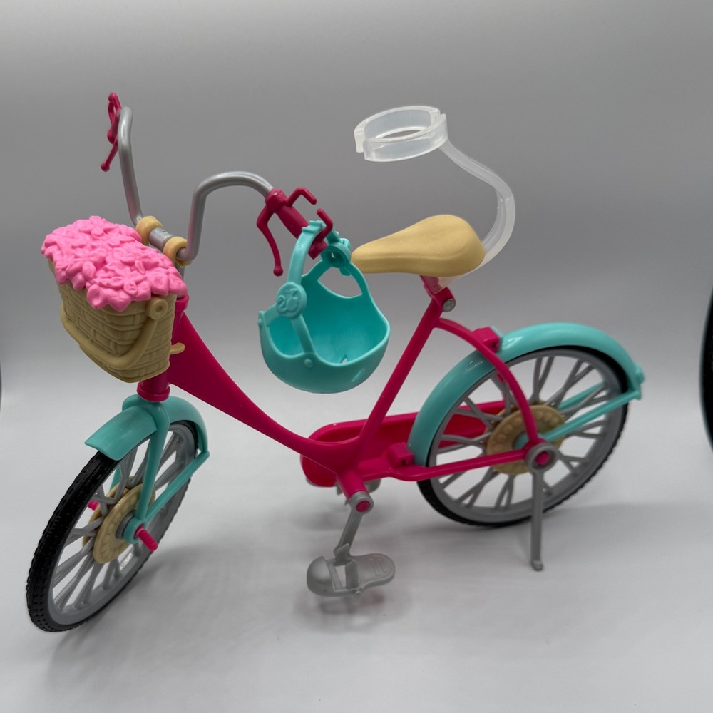 Four Barbie Play-sets with Accessories - Picture 7 of 10